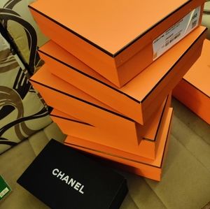 Authentic 💯🔥One empty Hermes box